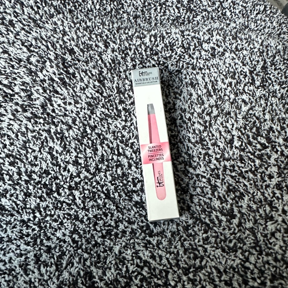 Tweezers